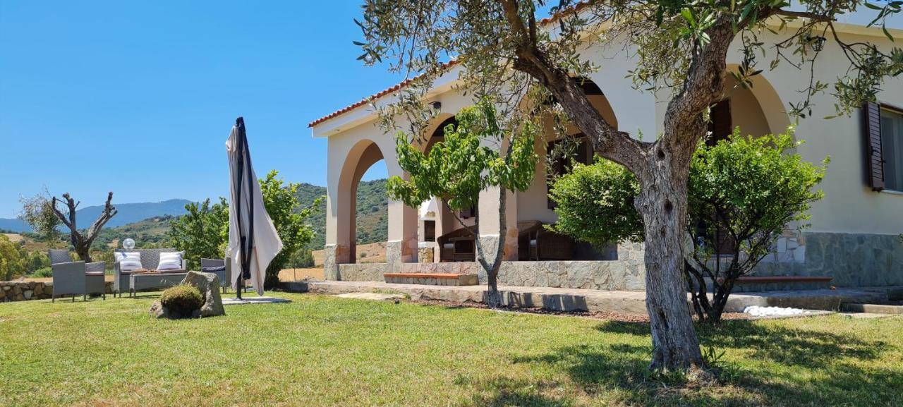 House Castiadas Tra Mare E Montagna מראה חיצוני תמונה